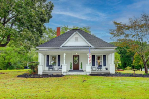 1925 Vintage Farmhouse Close to Everything